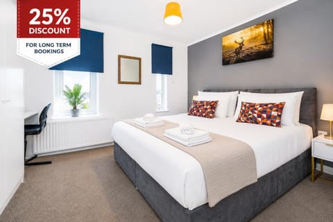 Photo of the whole room, Bedroom