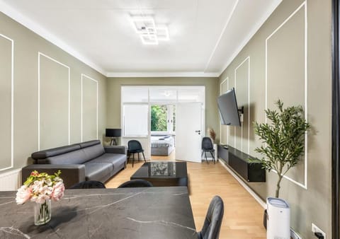 TV and multimedia, Living room, Photo of the whole room
