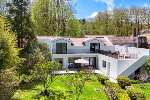 Property building, Day, Garden, Garden view