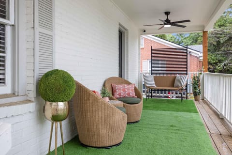 Lake Oliver Cottage Villa in Phenix City