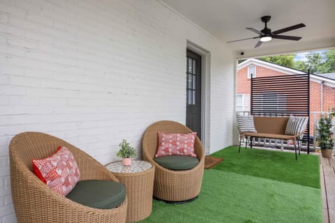 Lake Oliver Cottage Villa in Phenix City