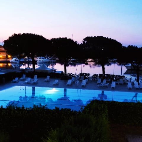 Signora Ruth - Aprilia Residence Apartment in Friuli-Venezia Giulia