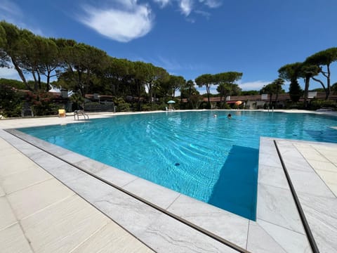 Signora Ruth - Aprilia Residence Apartment in Friuli-Venezia Giulia