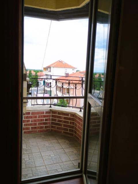 Patio, Day, View (from property/room), Balcony/Terrace