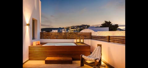 Natural landscape, Hot Tub, View (from property/room), Balcony/Terrace