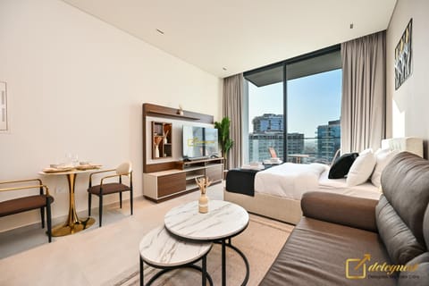 Bed, TV and multimedia, Living room