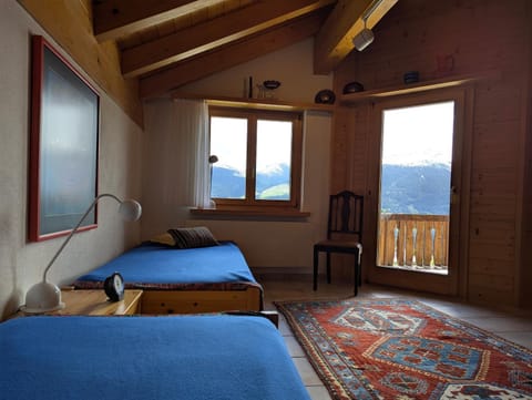 Bedroom, Mountain view