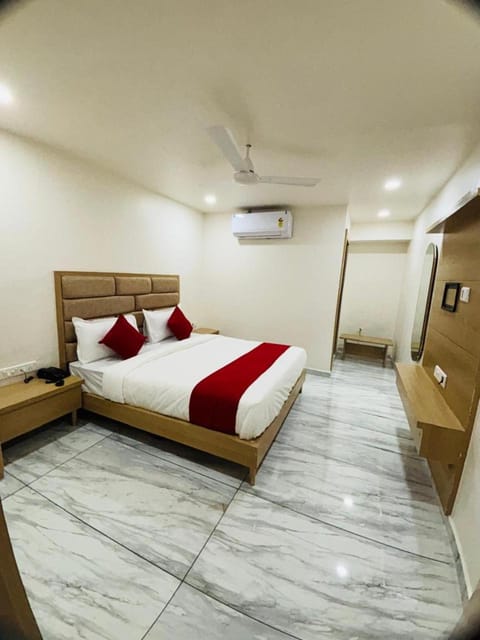 Bed, air conditioner