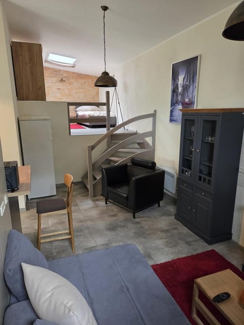 TV and multimedia, Seating area