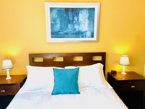 Bed, Decorative detail, Bedroom, hair dresser