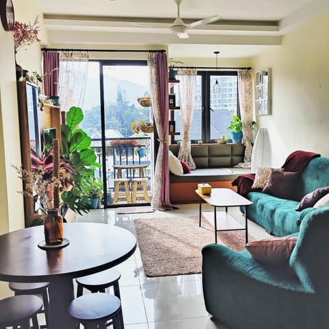 TV and multimedia, View (from property/room), Living room, Seating area, Dining area