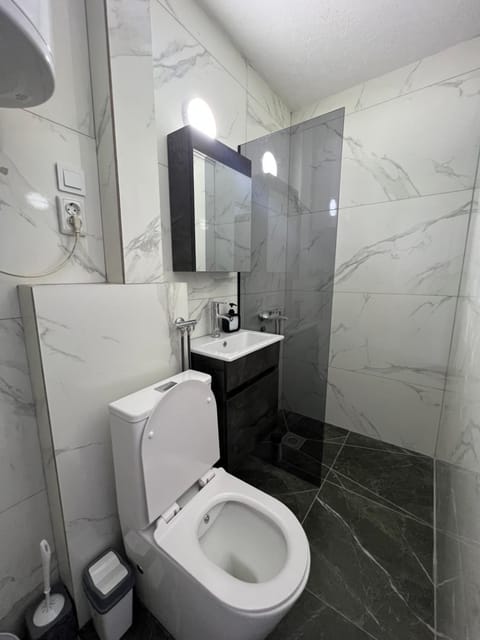 Shower, Toilet, Bathroom