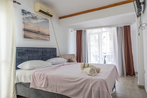 towels, air conditioner