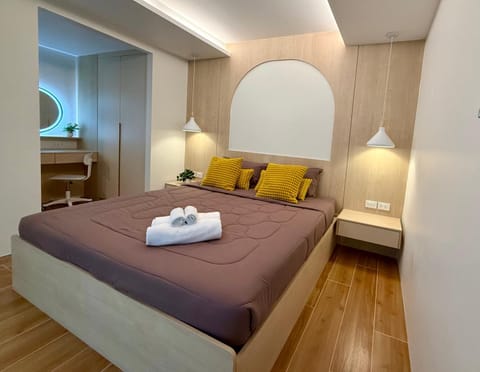 Bed, Photo of the whole room, Bedroom, towels, wardrobe