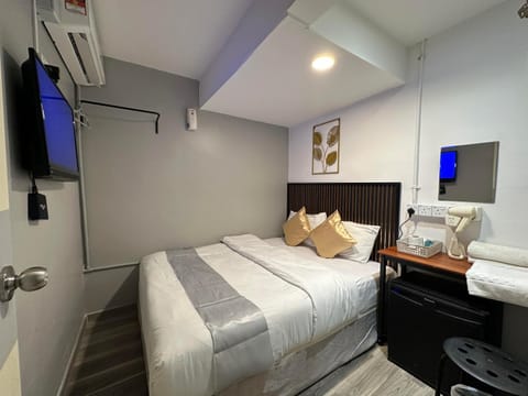 Communal lounge/ TV room, Bed, TV and multimedia, Bedroom, hair dresser