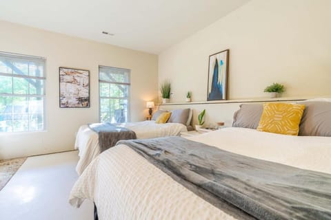 Bed, Lake view