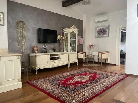 Charming House- Arezzo Centro Apartment in Arezzo