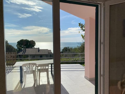 Natural landscape, Balcony/Terrace, Sea view