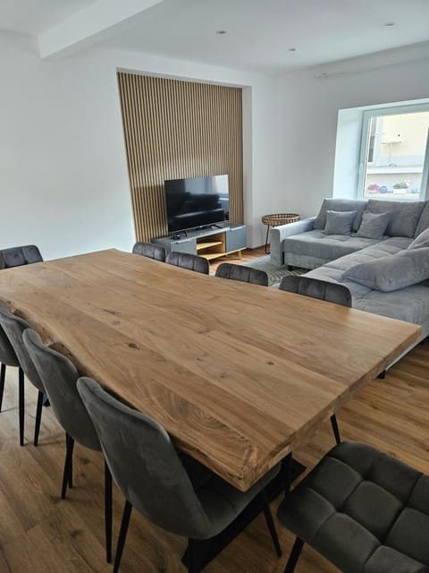 TV and multimedia, Living room, Dining area