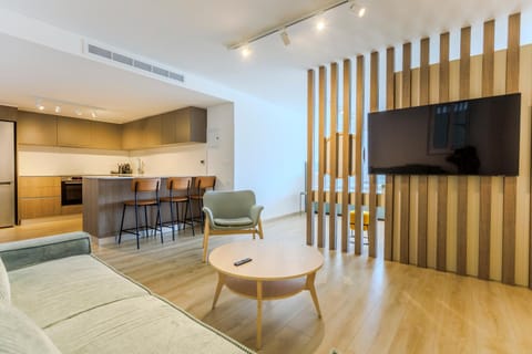 Communal lounge/ TV room, TV and multimedia, Kitchen or kitchenette, Dining area, minibar