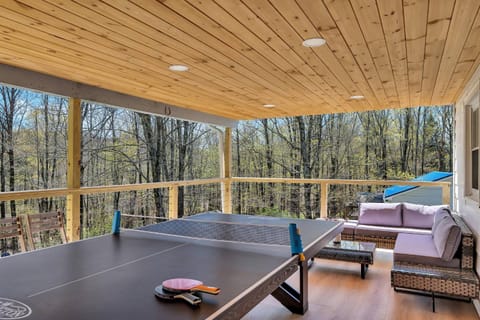 Patio, Natural landscape, Activities, Garden, Seating area