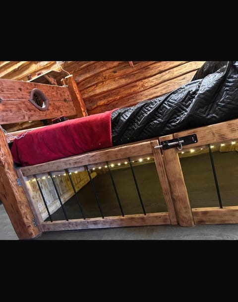 Discreet Kinks Apartment in Newport