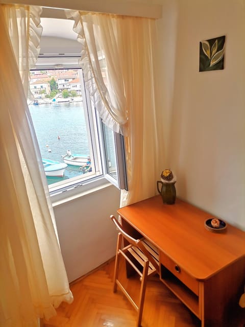 Seating area, Landmark view, Sea view