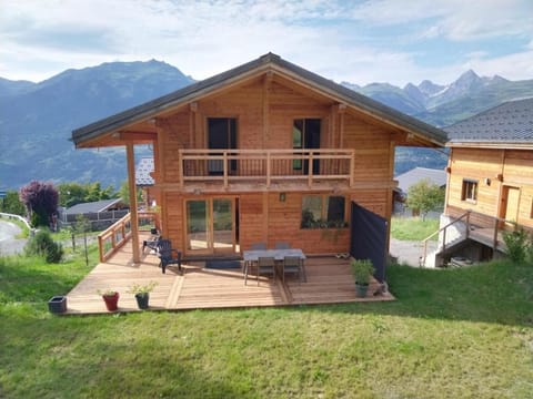 Chalet recent , 5 min télésiège de la Roche, virage 12 Chalet in Mâcot-la-Plagne