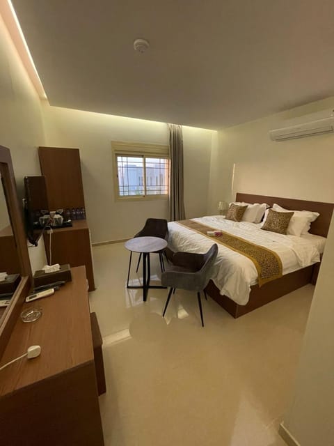 Bed, TV and multimedia, Photo of the whole room, Bedroom, air conditioner