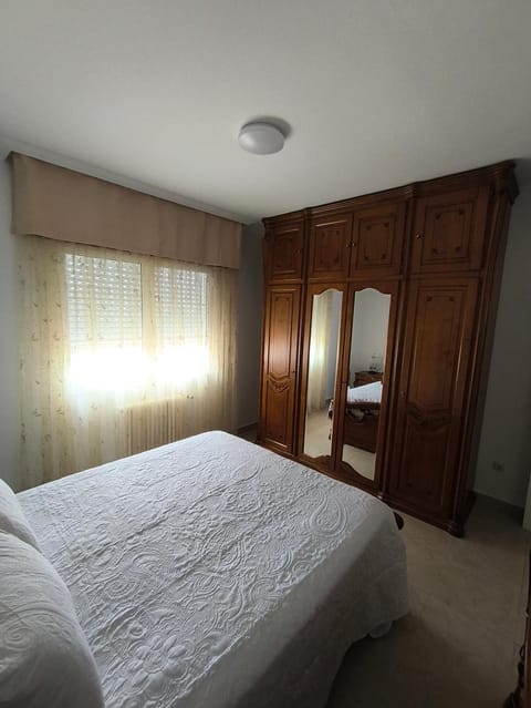 Bed, Bedroom, wardrobe