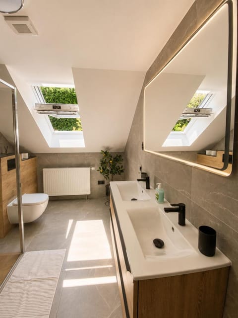Toilet, Bathroom