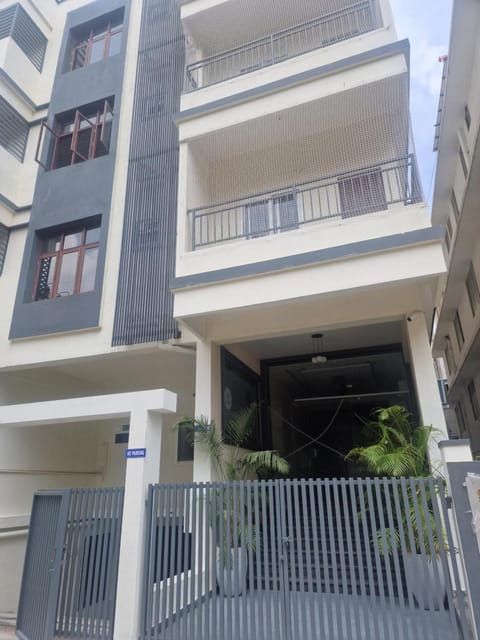 Property building, Day, View (from property/room), Balcony/Terrace