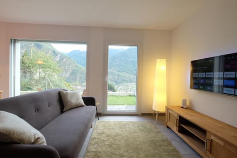 Natural landscape, TV and multimedia, Living room, Seating area, Mountain view