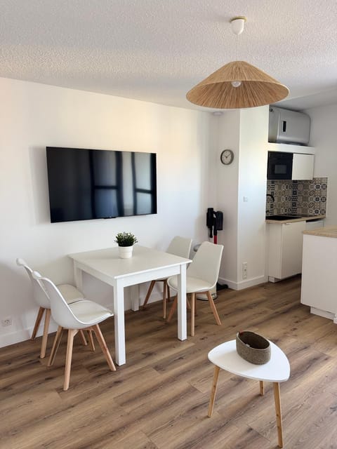 TV and multimedia, Dining area