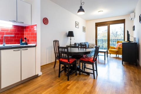 Living room, Dining area