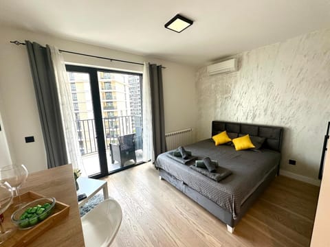 Bed, Photo of the whole room, air conditioner