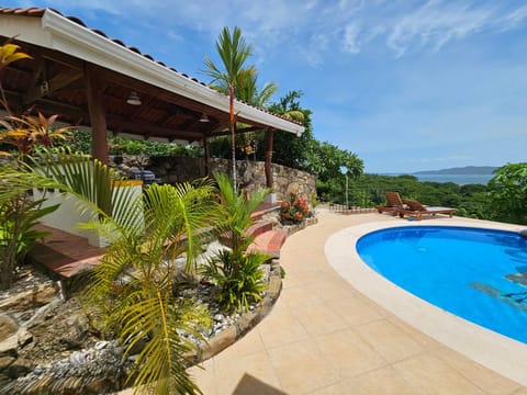 Balcony/Terrace, Balcony/Terrace, Pool view, Sea view, Sea view, Swimming pool, sunbed