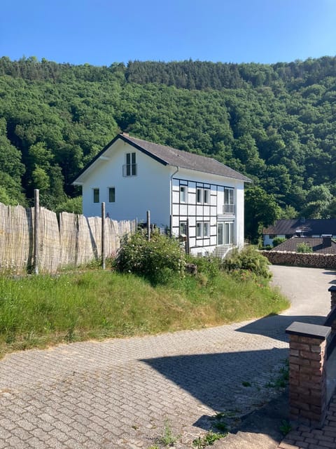 Property building, Spring