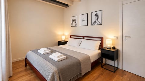 Bed, Photo of the whole room, Bedroom, towels, air conditioner