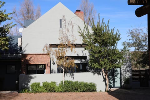 Property building, Day