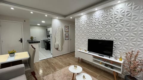 Communal lounge/ TV room, TV and multimedia, Kitchen or kitchenette, Living room, Seating area, Dining area, Evening entertainment