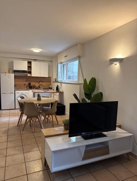 TV and multimedia, Dining area