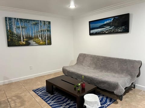 Near Disney,college,sunset beach ,airport House in Cerritos