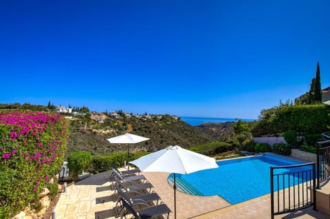 Patio, View (from property/room), Balcony/Terrace, Pool view, Sea view, Swimming pool, sunbed