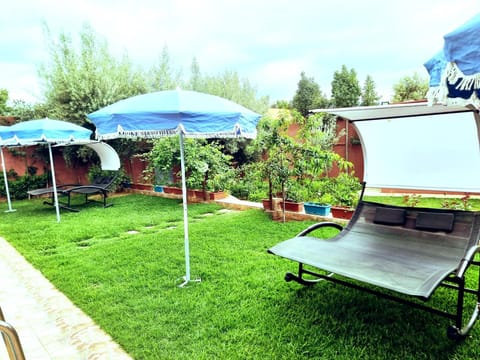 Patio, Spring, Day, Natural landscape, Garden, Garden view, sunbed