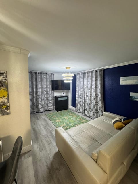 Universal-Disney Dream 3413 Studio - The Enclave Apartment in Orlando