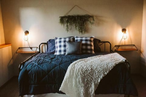 Broken Windmill Inn Ontario Farm Retreat House in Wisconsin