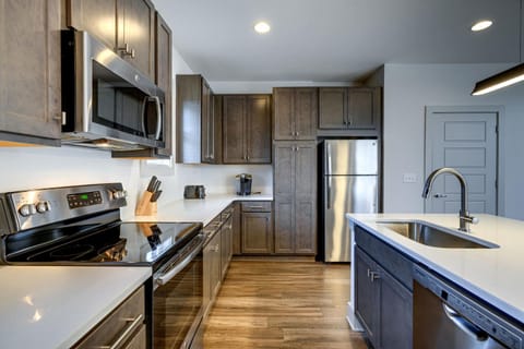 Quiet Condo - Prime Locale within mins to DT House in East Nashville