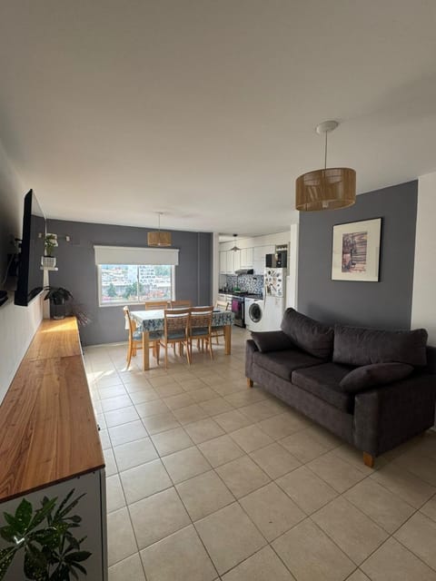 Communal lounge/ TV room, TV and multimedia, Kitchen or kitchenette, Living room, Dining area