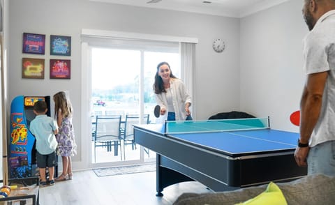 Luxury waterfron retreat-Near golf Beach Barefoot House in North Myrtle Beach